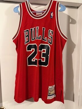 Mitchell & Ness Bulls Red #23 Classic Replica Jersey